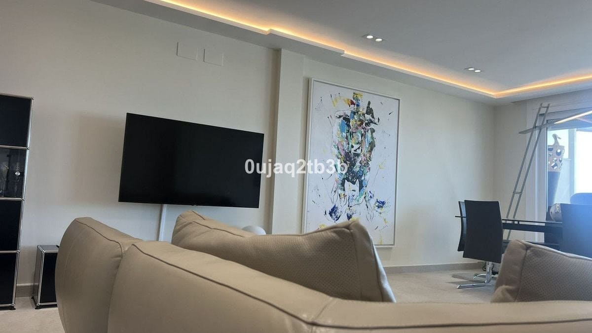 Apartamento de 3 habitaciones en Marbella en venta - 990.000 € (Ref: 9176079)