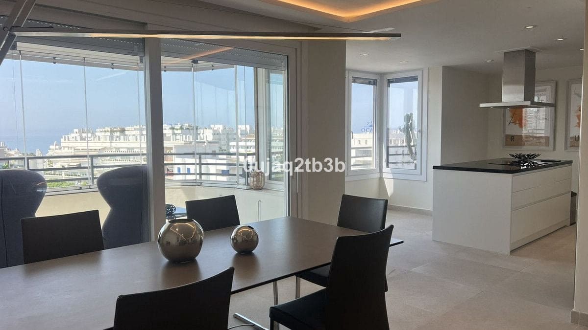 Apartamento de 3 habitaciones en Marbella en venta - 990.000 € (Ref: 9176079)