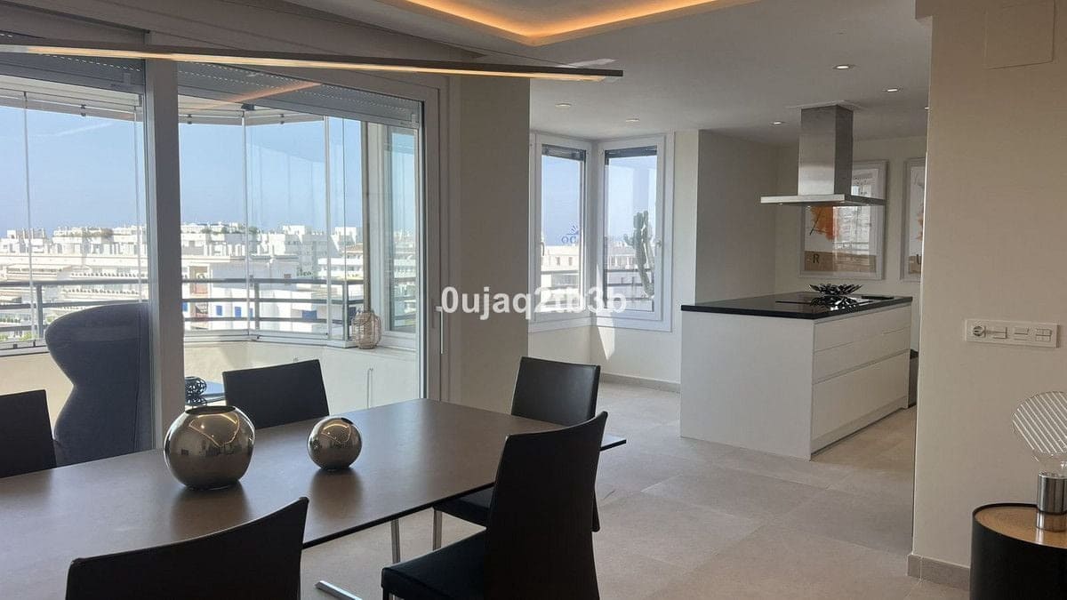 Apartamento de 3 habitaciones en Marbella en venta - 990.000 € (Ref: 9176079)