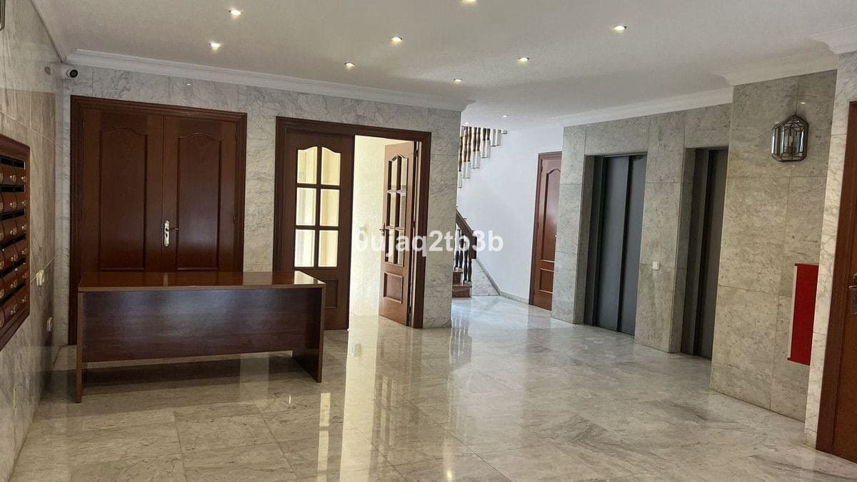 Apartamento de 3 habitaciones en Marbella en venta - 990.000 € (Ref: 9176079)