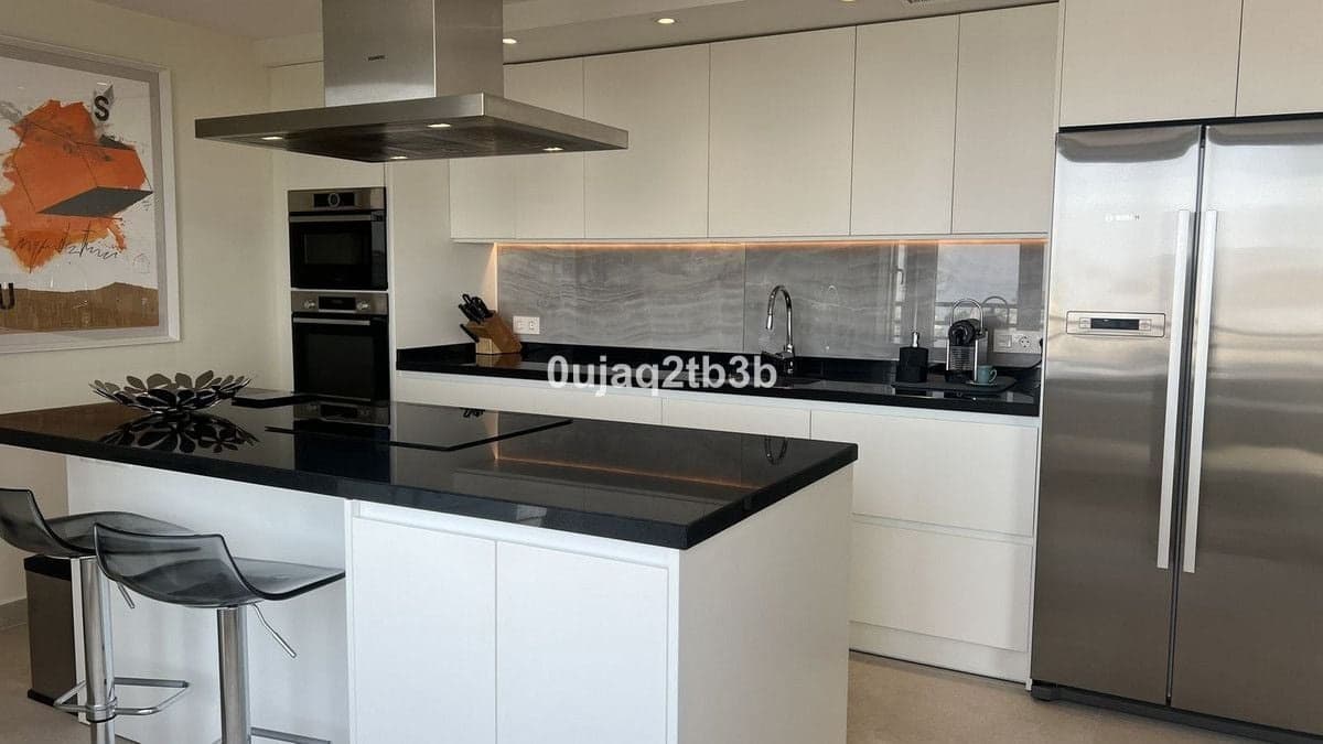 Apartamento de 3 habitaciones en Marbella en venta - 990.000 € (Ref: 9176079)