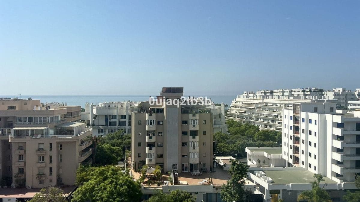 Apartamento de 3 habitaciones en Marbella en venta - 990.000 € (Ref: 9176079)