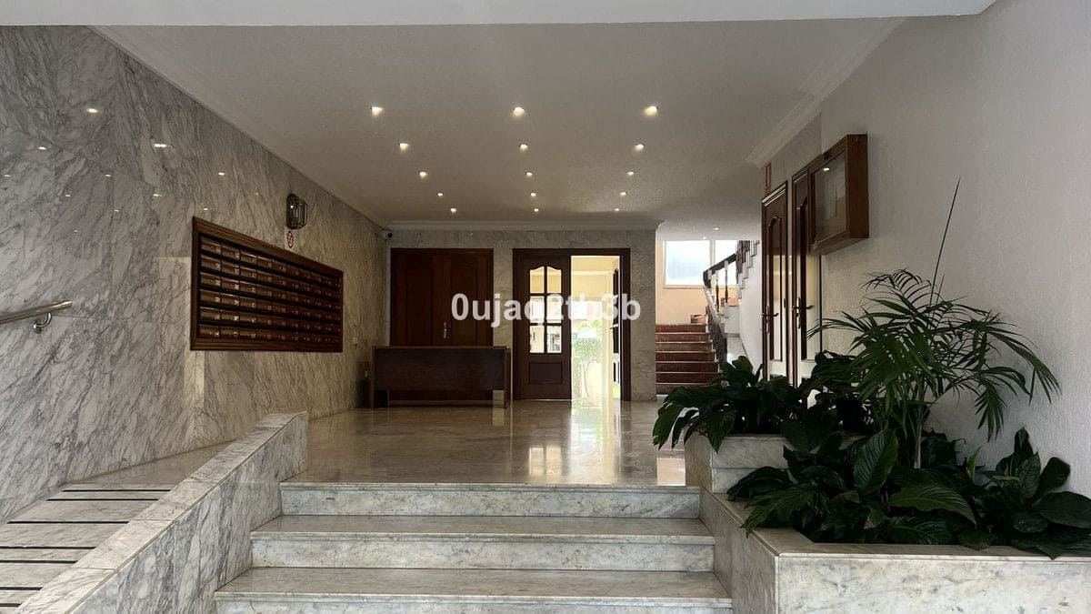 Apartamento de 3 habitaciones en Marbella en venta - 990.000 € (Ref: 9176079)