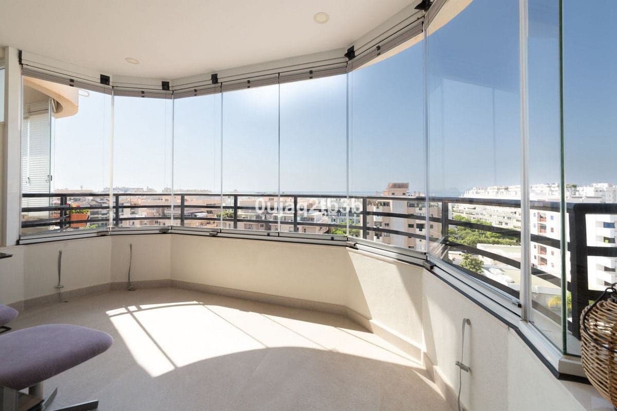 Apartamento de 3 habitaciones en Marbella en venta - 990.000 € (Ref: 9176079)