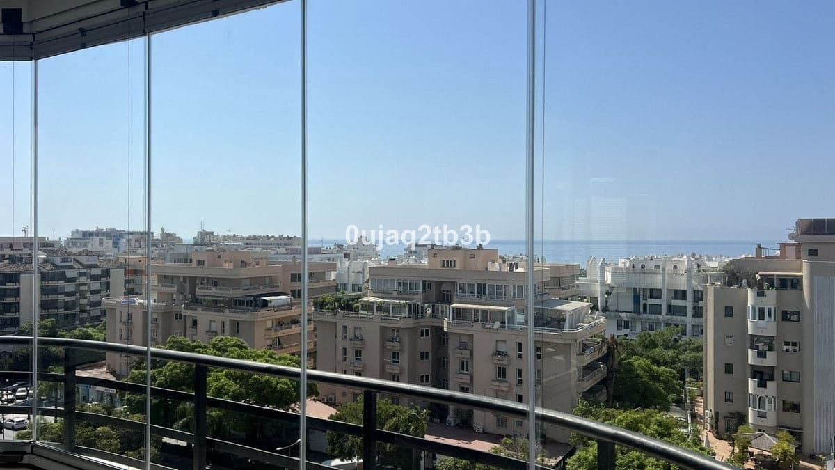 Apartamento de 3 habitaciones en Marbella en venta - 990.000 € (Ref: 9176079)