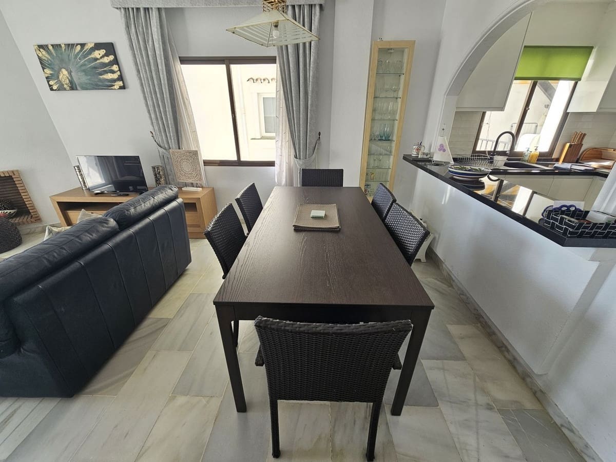 2 soverom Leilighet til salgs i Calahonda med svømmebasseng garasje - € 289 000 (Ref: 9187872)