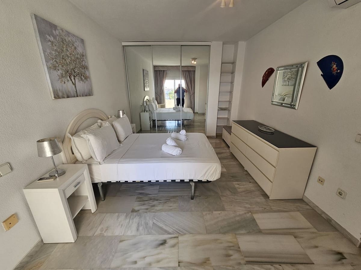 2 soverom Leilighet til salgs i Calahonda med svømmebasseng garasje - € 289 000 (Ref: 9187872)