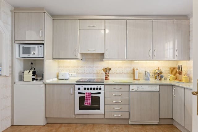 3 sypialnia Penthouse na sprzedaż w Nueva Andalucia, Marbella z basenem - 649 000 € (Ref: 9193200)