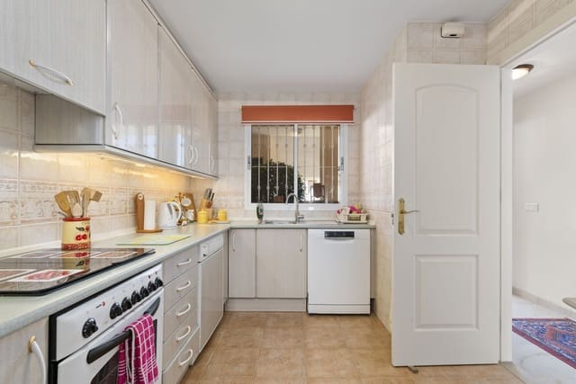 3 sypialnia Penthouse na sprzedaż w Nueva Andalucia, Marbella z basenem - 649 000 € (Ref: 9193200)