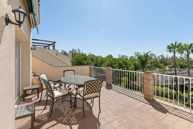 3 sypialnia Penthouse na sprzedaż w Nueva Andalucia, Marbella z basenem - 649 000 € (Ref: 9193200)