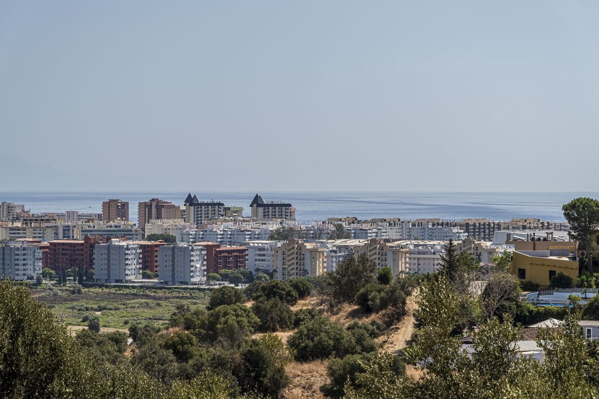 3 sypialnia Apartament na sprzedaż w Mijas Costa z basenem garażem - 449 500 € (Ref: 9196340)