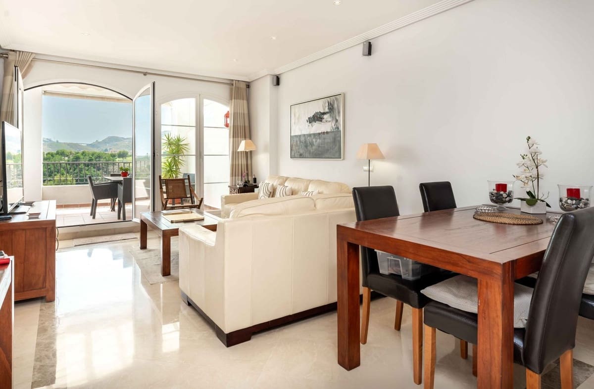 2 sypialnia Apartament na sprzedaż w Benahavis z basenem garażem - 439 000 € (Ref: 9197155)