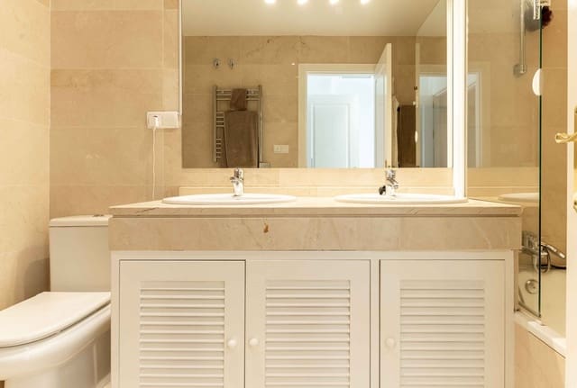 2 sypialnia Apartament na sprzedaż w Los Arqueros - Puerto del Almendro, Benahavís z basenem garażem - 439 000 € (Ref: 9197155)