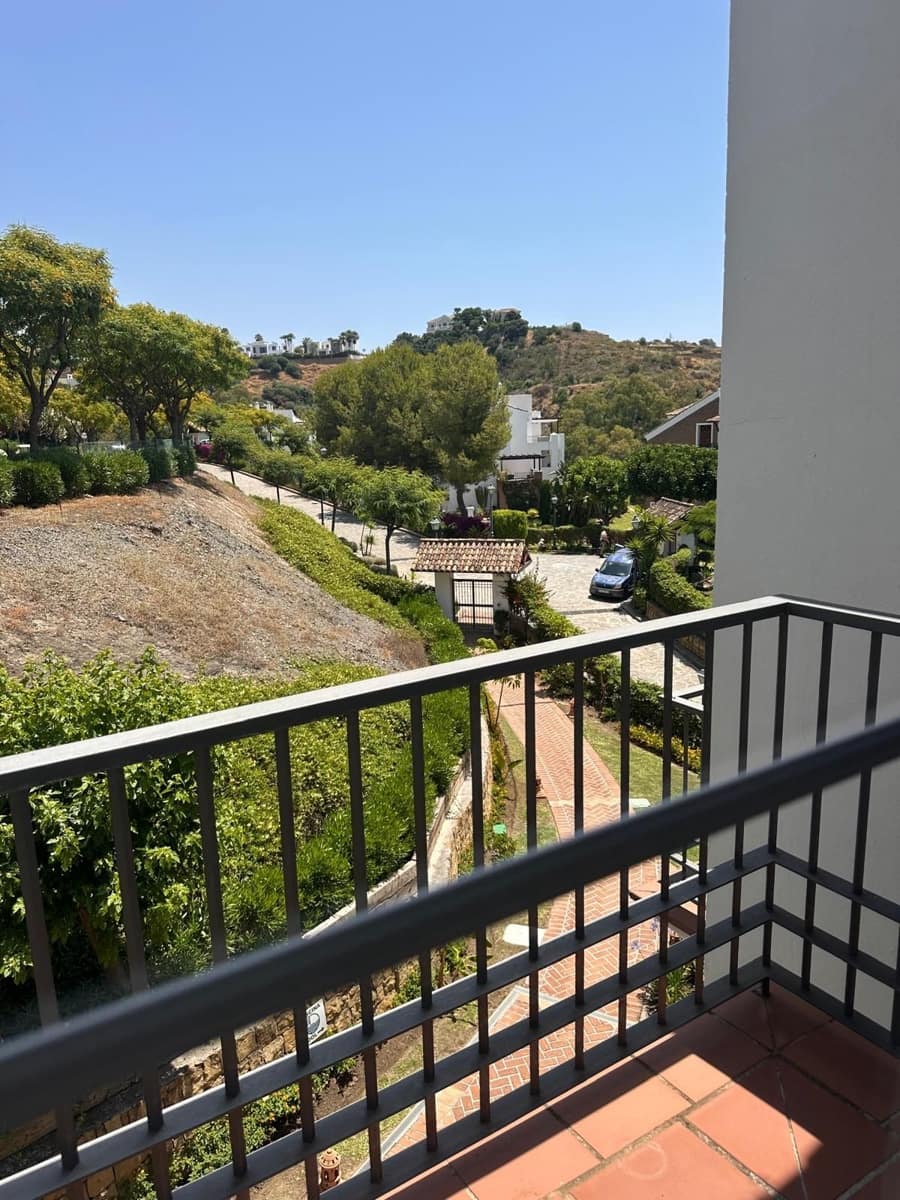 2 sypialnia Apartament na sprzedaż w Benahavis z basenem garażem - 439 000 € (Ref: 9197155)