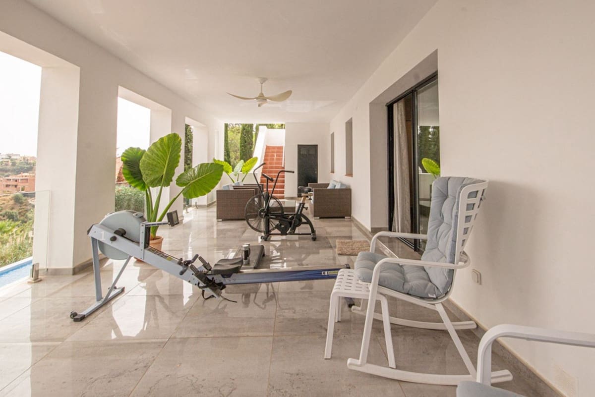 4 soveværelse Semi-Rækkehus til salg i La Mairena med swimmingpool garage - € 1.695.000 (Ref: 9197177)