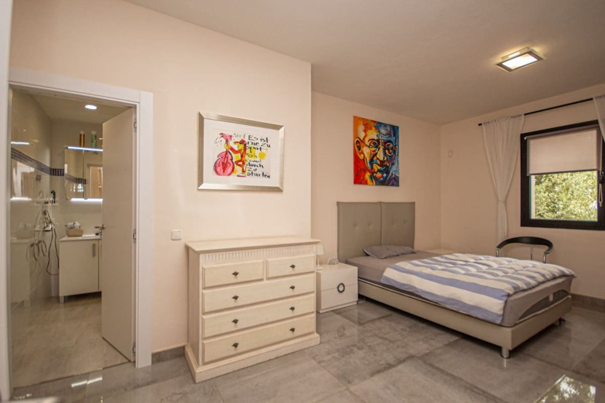 4 soveværelse Semi-Rækkehus til salg i La Mairena med swimmingpool garage - € 1.695.000 (Ref: 9197177)