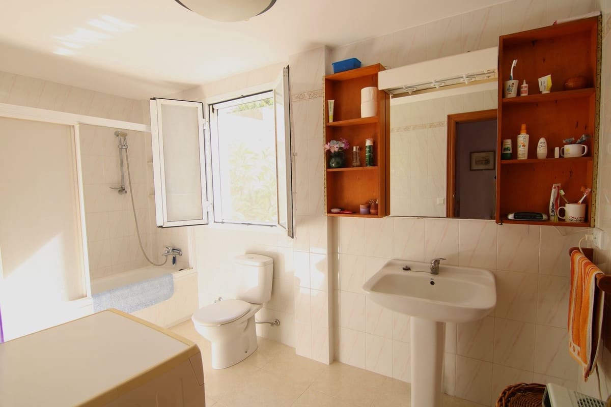 4 sovrum Villa till salu i Coin med pool garage - 398 000 € (Ref: 9237695)