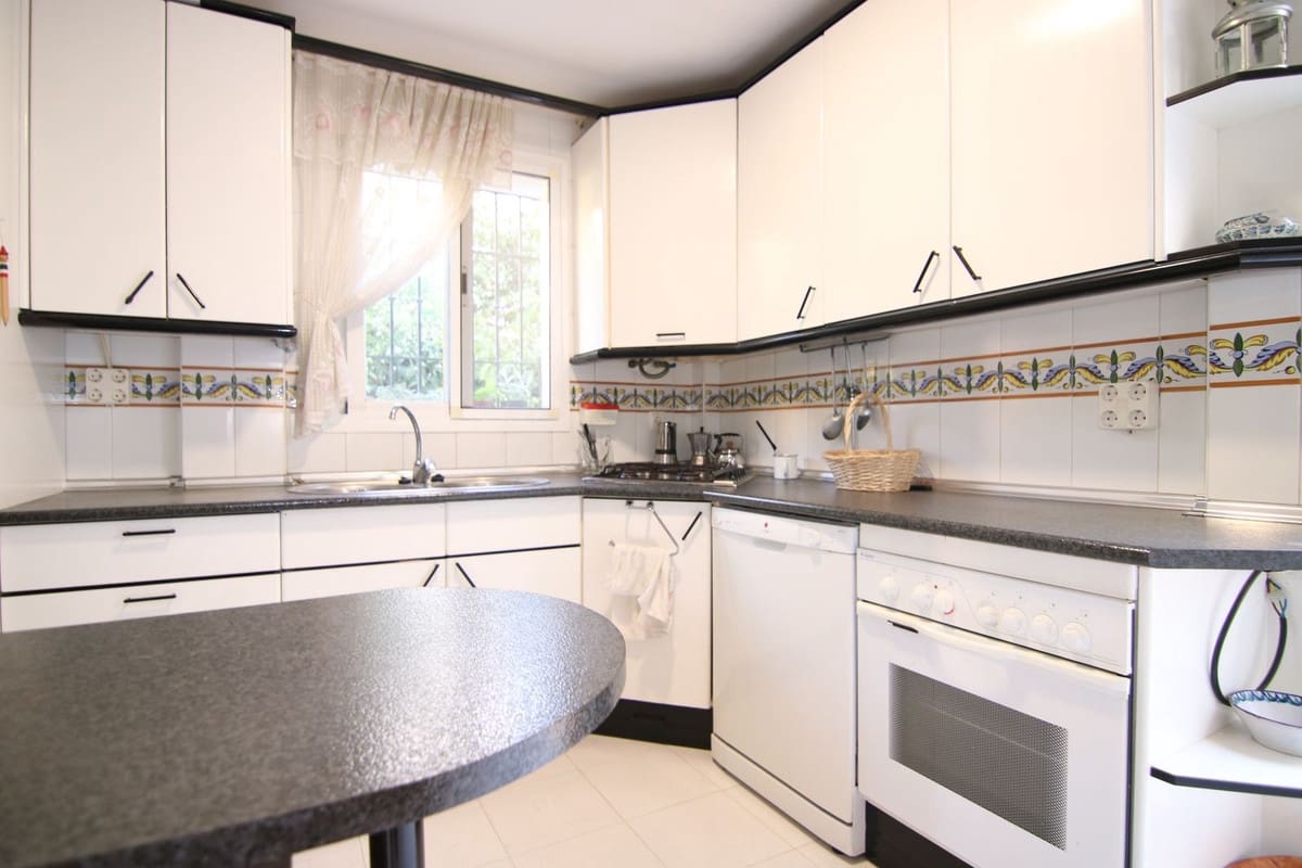 4 sovrum Villa till salu i Coin med pool garage - 398 000 € (Ref: 9237695)