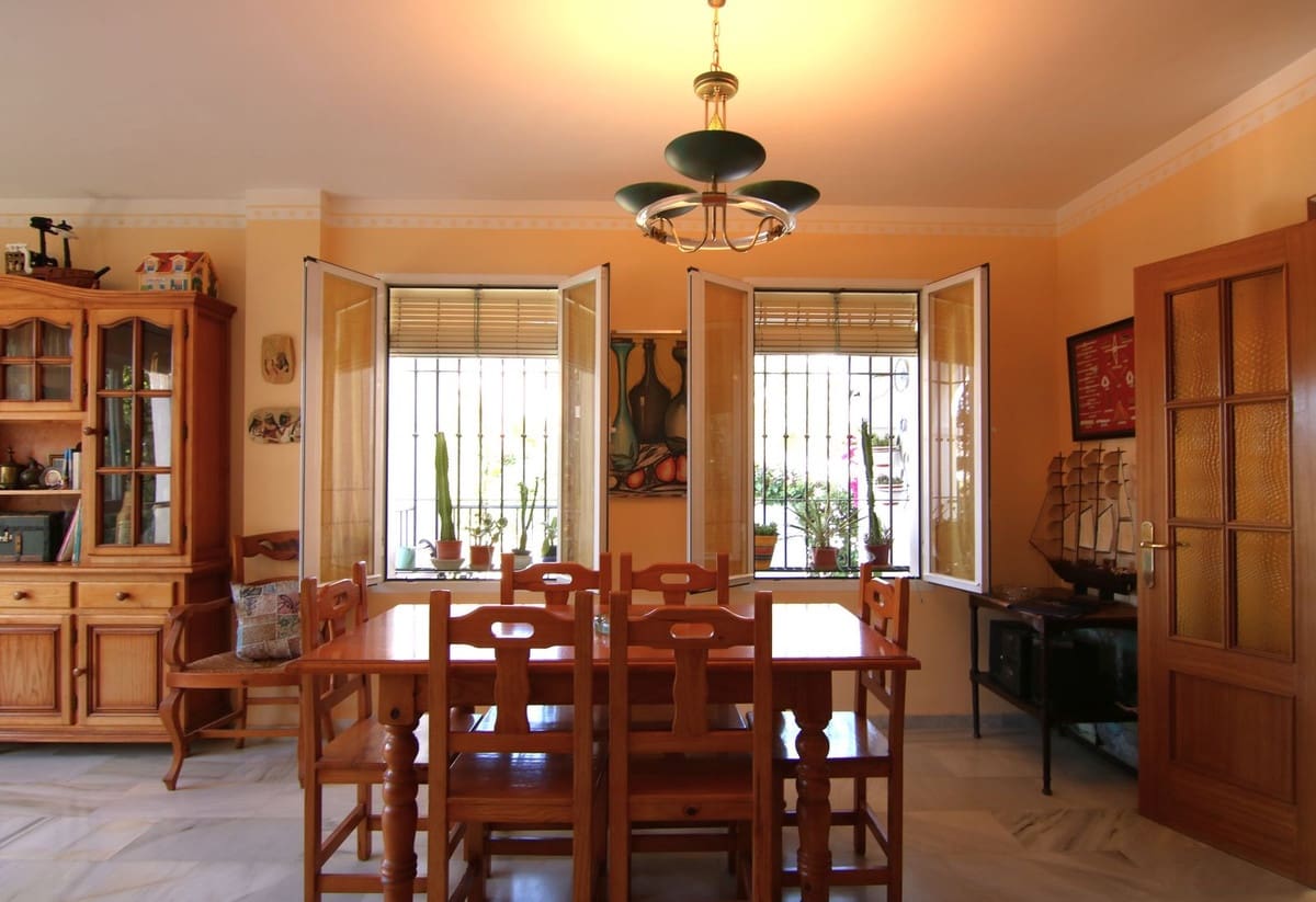 4 sovrum Villa till salu i Coin med pool garage - 398 000 € (Ref: 9237695)