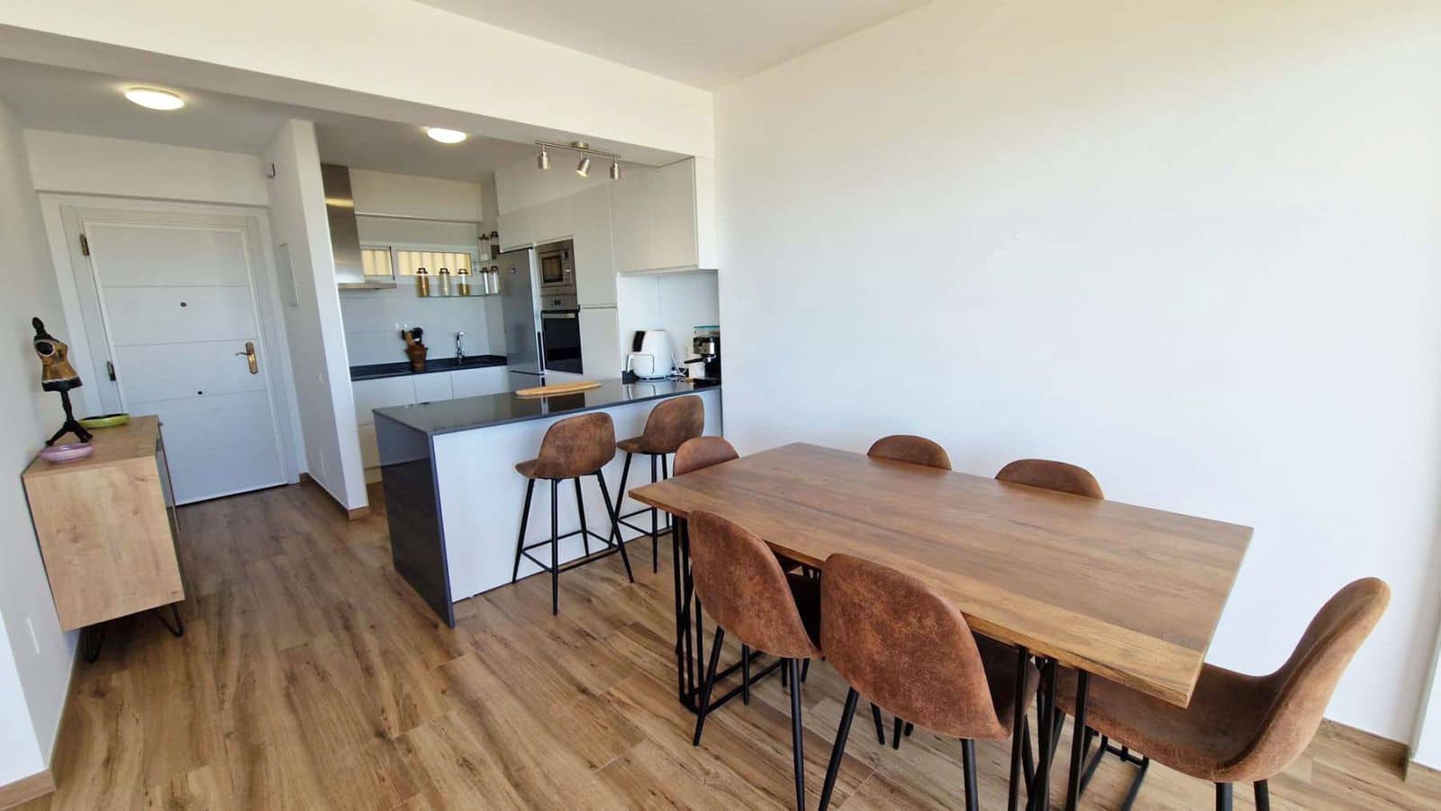 2 bedroom Apartment for sale in Benalmadena with pool - € 478,000 (Ref: 9237696)