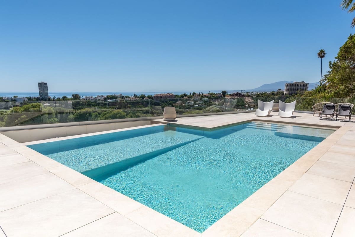 4 sypialnia Willa na sprzedaż w Marbella z basenem garażem - 5 900 000 € (Ref: 9237701)