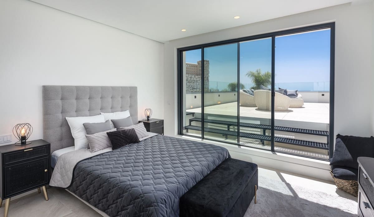 4 sypialnia Willa na sprzedaż w Marbella z basenem garażem - 5 900 000 € (Ref: 9237701)