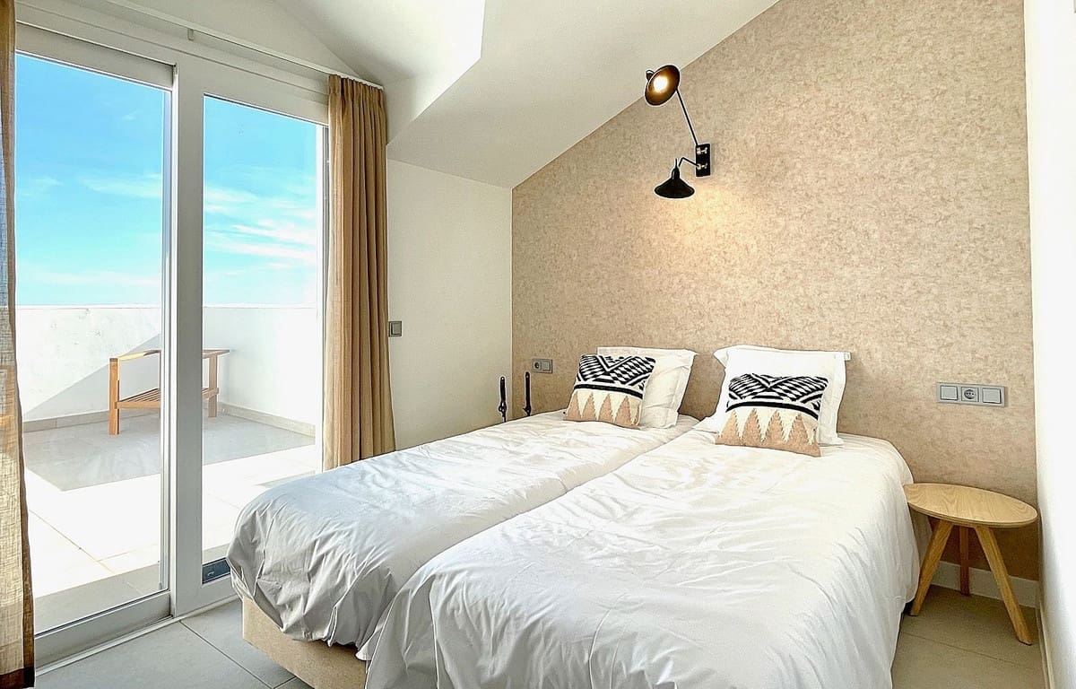 3 soveværelse Penthouse til salg i Benalmadena med swimmingpool - € 680.000 (Ref: 9237703)