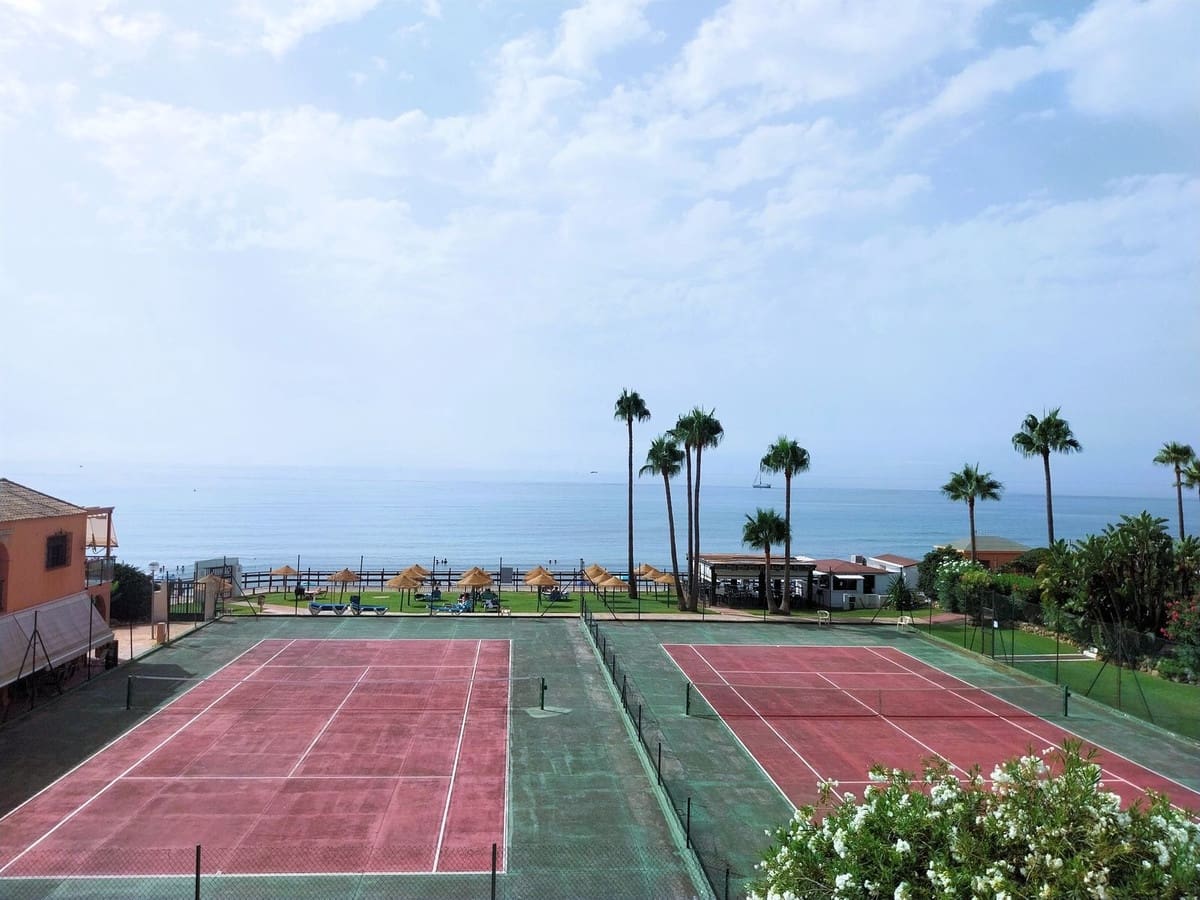 2 Zimmer Apartment zu verkaufen in Calahonda mit Pool Garage - 475.000 € (Ref: 9237709)