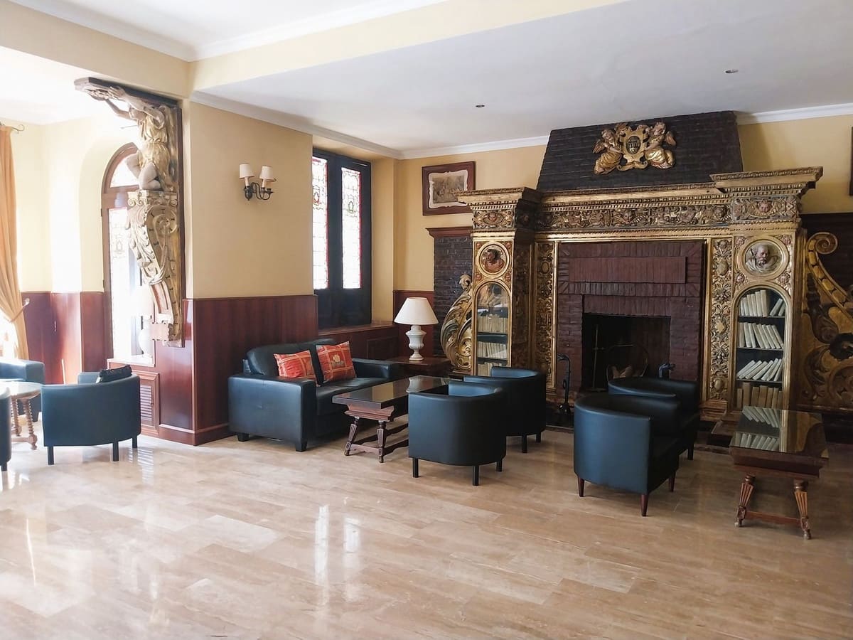 2 Zimmer Apartment zu verkaufen in Calahonda mit Pool Garage - 475.000 € (Ref: 9237709)