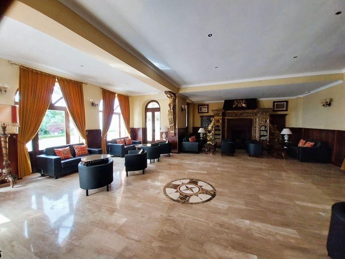 2 Zimmer Apartment zu verkaufen in Calahonda mit Pool Garage - 475.000 € (Ref: 9237709)