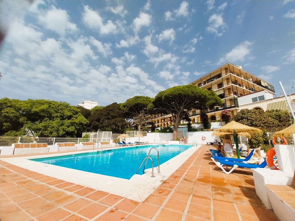 2 Zimmer Apartment zu verkaufen in Calahonda mit Pool Garage - 475.000 € (Ref: 9237709)