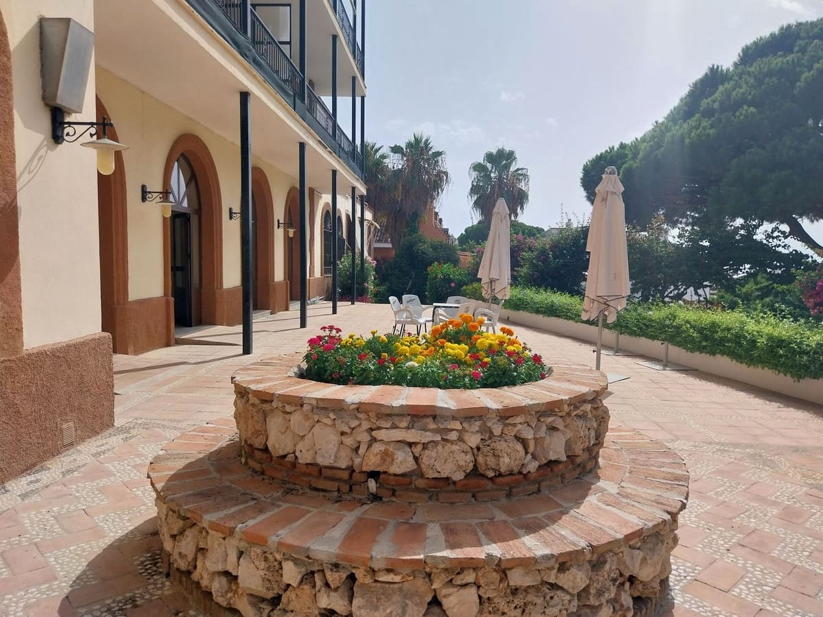 2 Zimmer Apartment zu verkaufen in Calahonda mit Pool Garage - 475.000 € (Ref: 9237709)