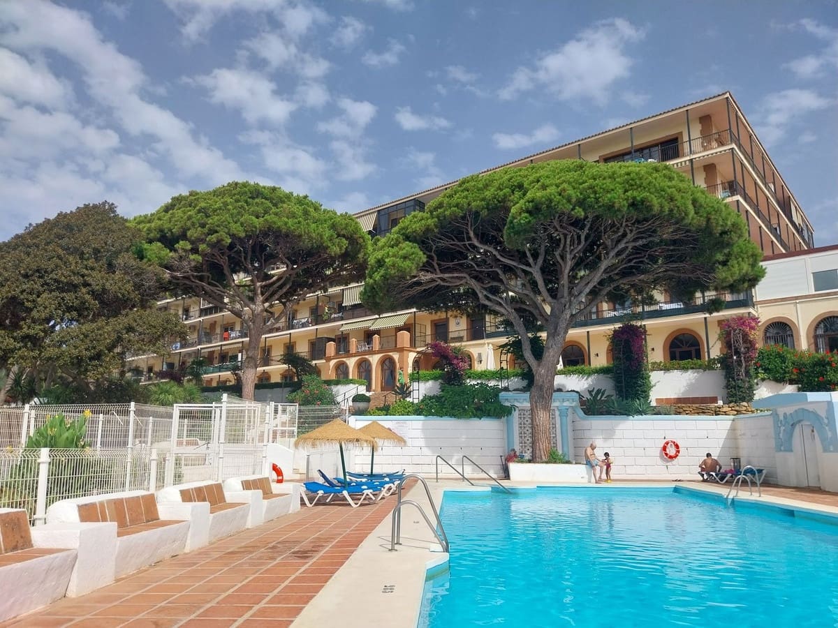 2 Zimmer Apartment zu verkaufen in Calahonda mit Pool Garage - 475.000 € (Ref: 9237709)