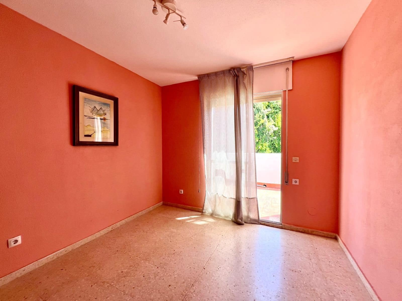 3 sypialnia Apartament na sprzedaż w Elviria z basenem garażem - 425 000 € (Ref: 9237710)