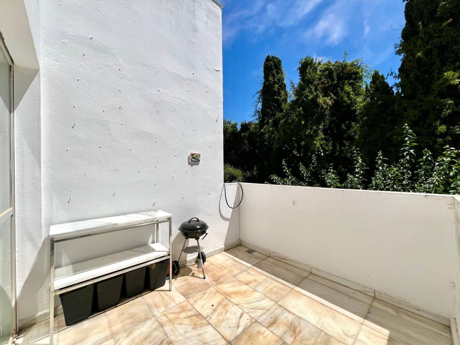 3 sypialnia Apartament na sprzedaż w Elviria z basenem garażem - 425 000 € (Ref: 9237710)