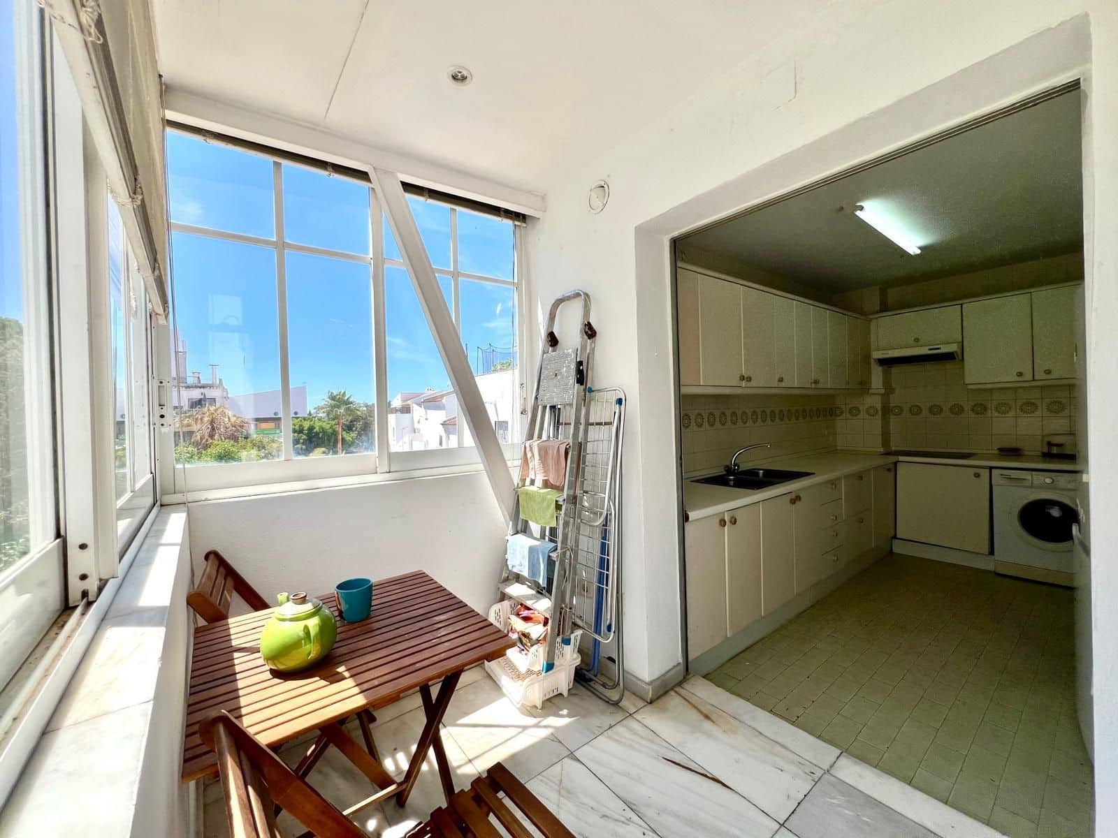 3 sypialnia Apartament na sprzedaż w Elviria z basenem garażem - 425 000 € (Ref: 9237710)