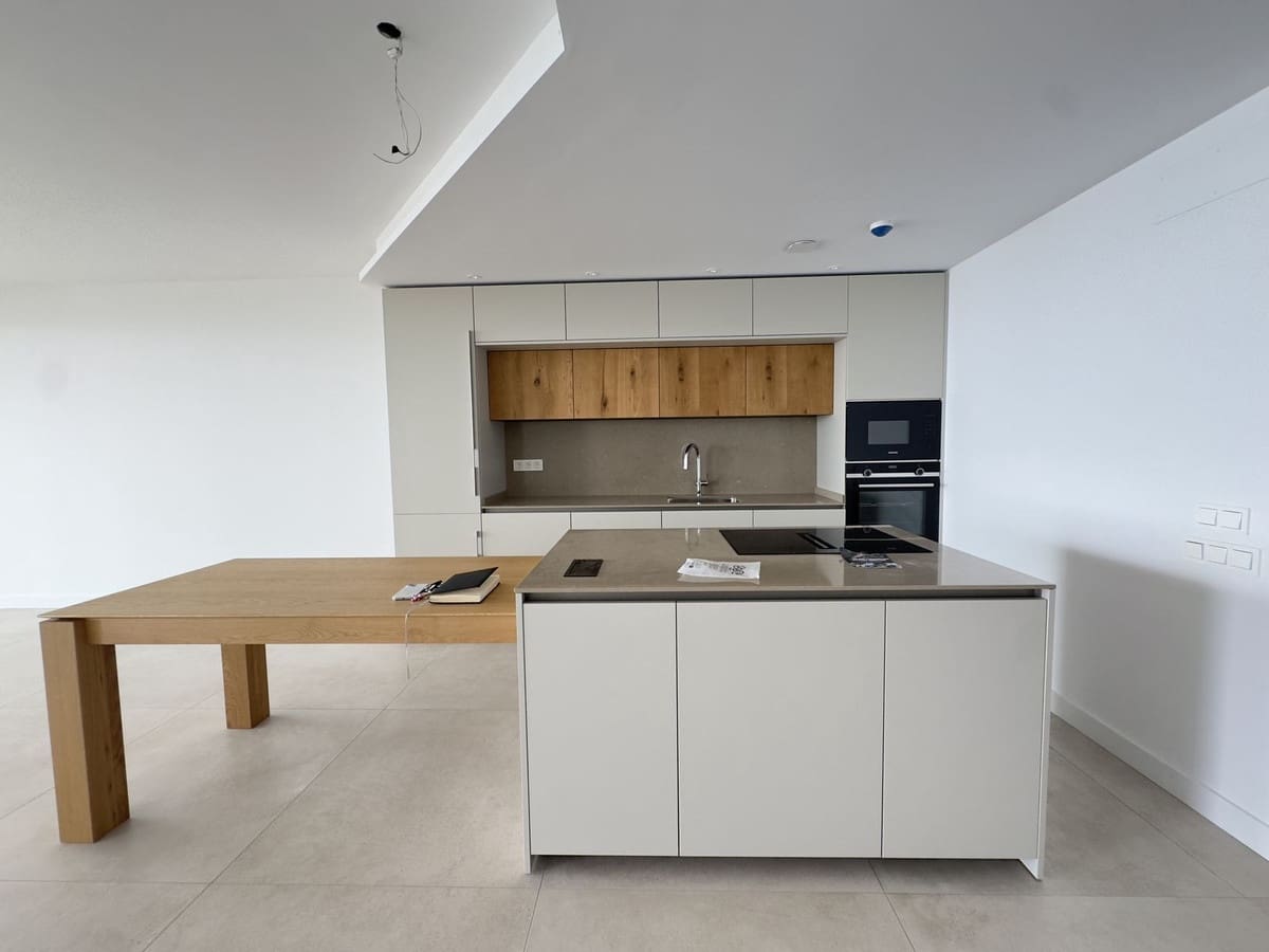 2 bedroom Apartment for sale in Fuengirola with pool - € 1,100,000 (Ref: 9237775)