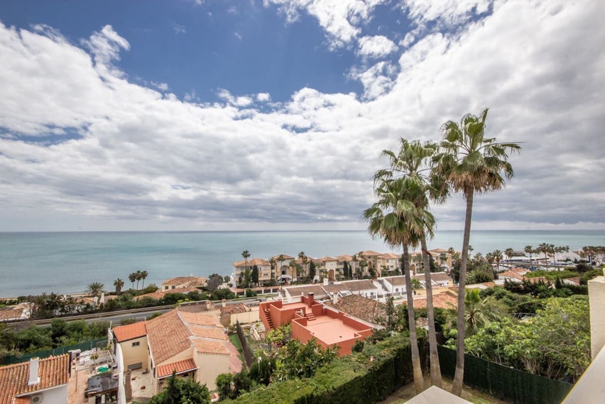 4 quarto Moradia para venda em Estepona com piscina garagem - 790 000 € (Ref: 9239422)