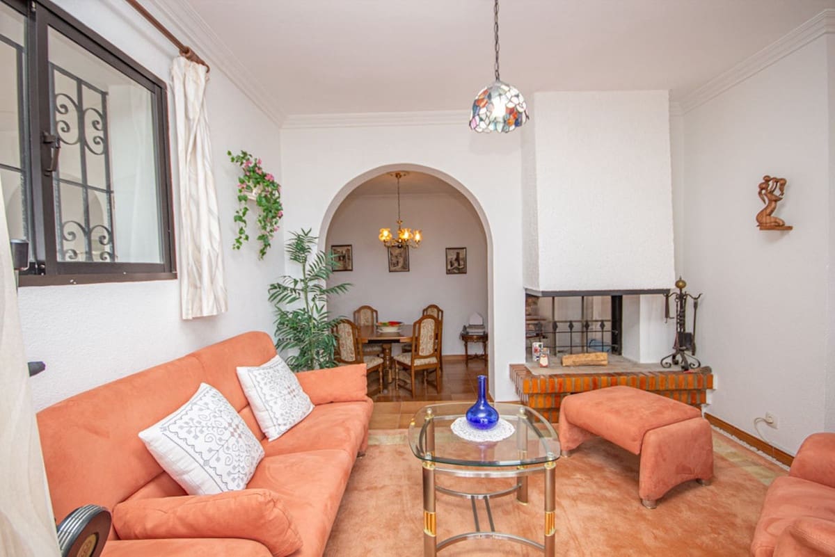 4 quarto Moradia para venda em Estepona com piscina garagem - 790 000 € (Ref: 9239422)