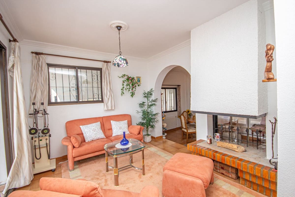 4 quarto Moradia para venda em Estepona com piscina garagem - 790 000 € (Ref: 9239422)