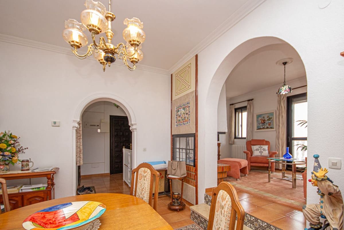 4 quarto Moradia para venda em Estepona com piscina garagem - 790 000 € (Ref: 9239422)