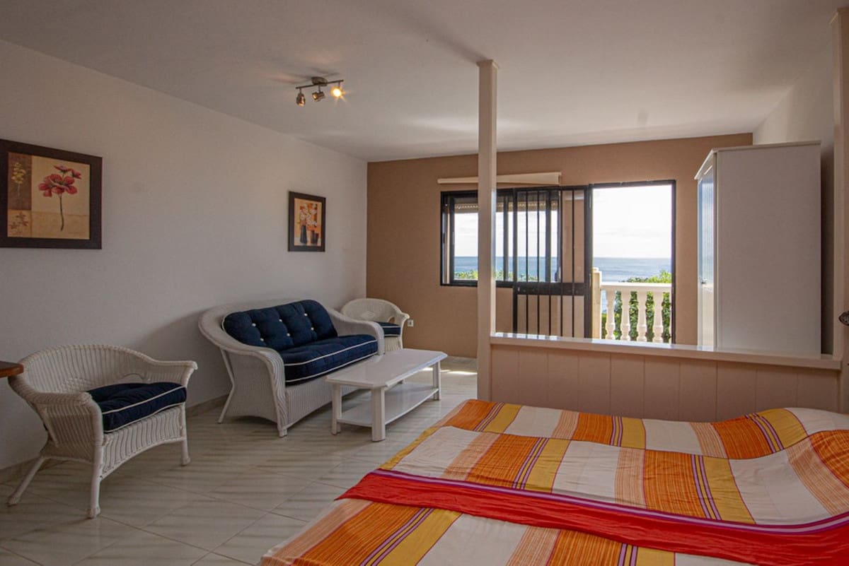 4 quarto Moradia para venda em Estepona com piscina garagem - 790 000 € (Ref: 9239422)