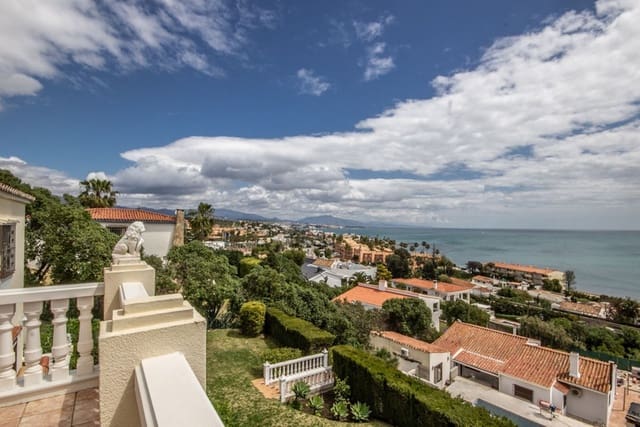 4 quarto Moradia para venda em Estepona com piscina garagem - 790 000 € (Ref: 9239422)