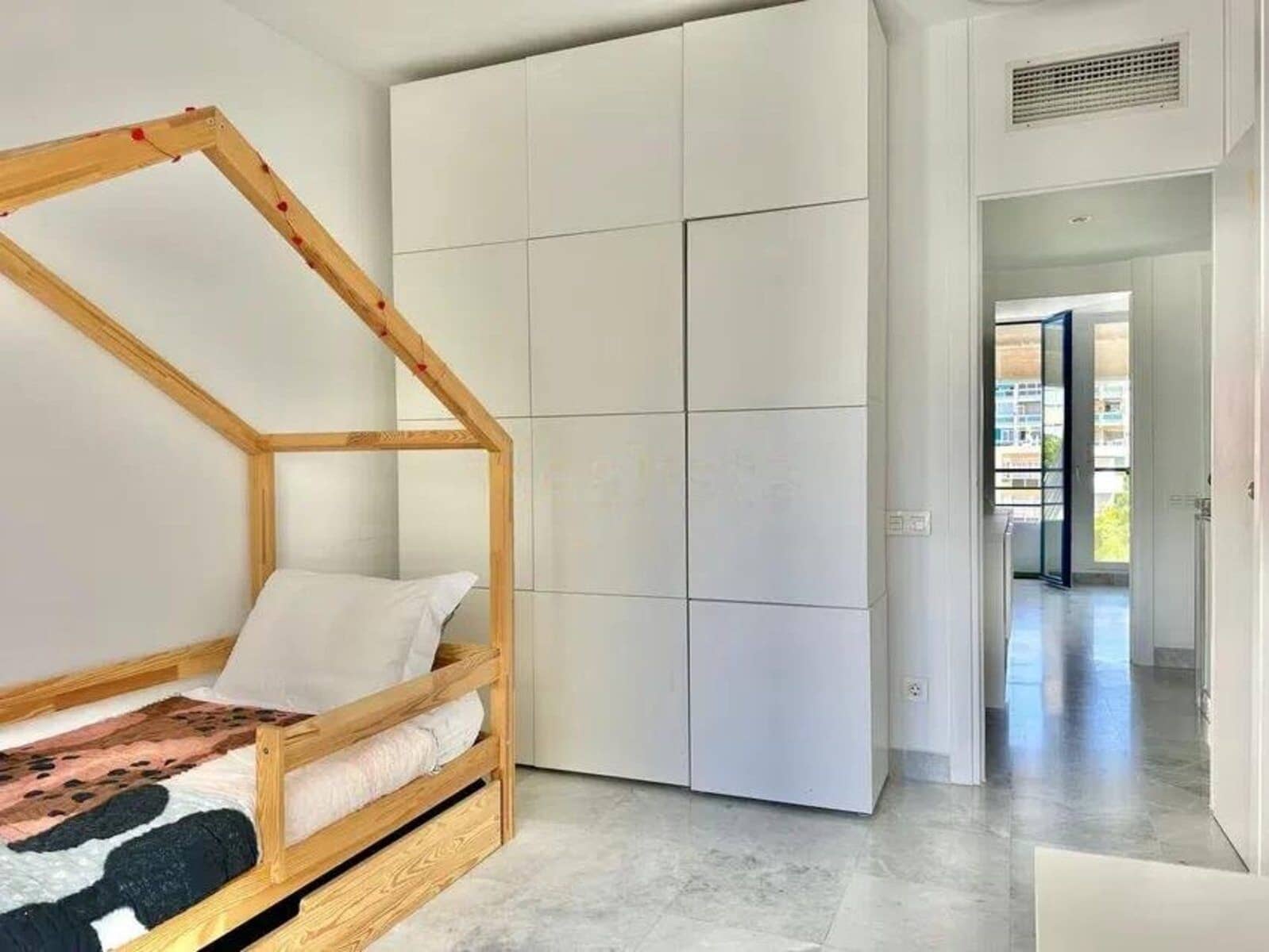 2 bedroom Apartment for sale in Golden Mile with pool - € 880,000 (Ref: 9239427)