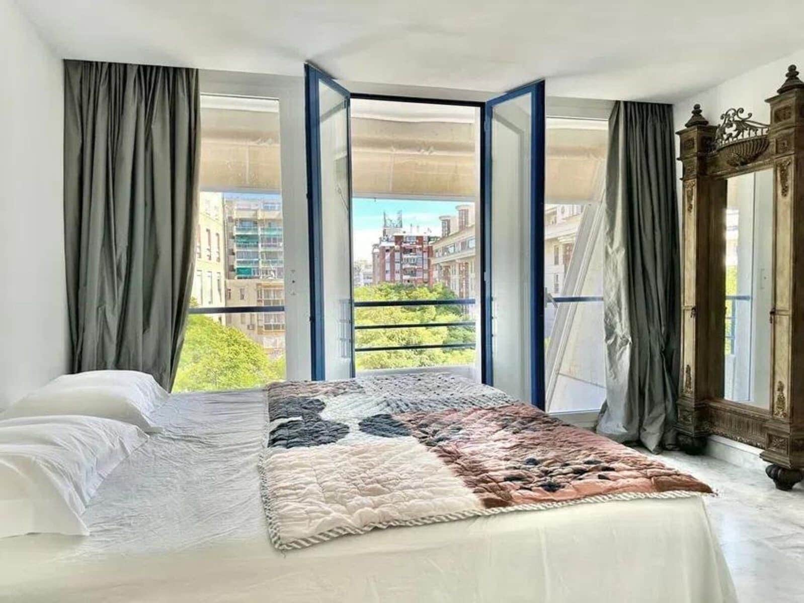 2 bedroom Apartment for sale in Golden Mile with pool - € 880,000 (Ref: 9239427)