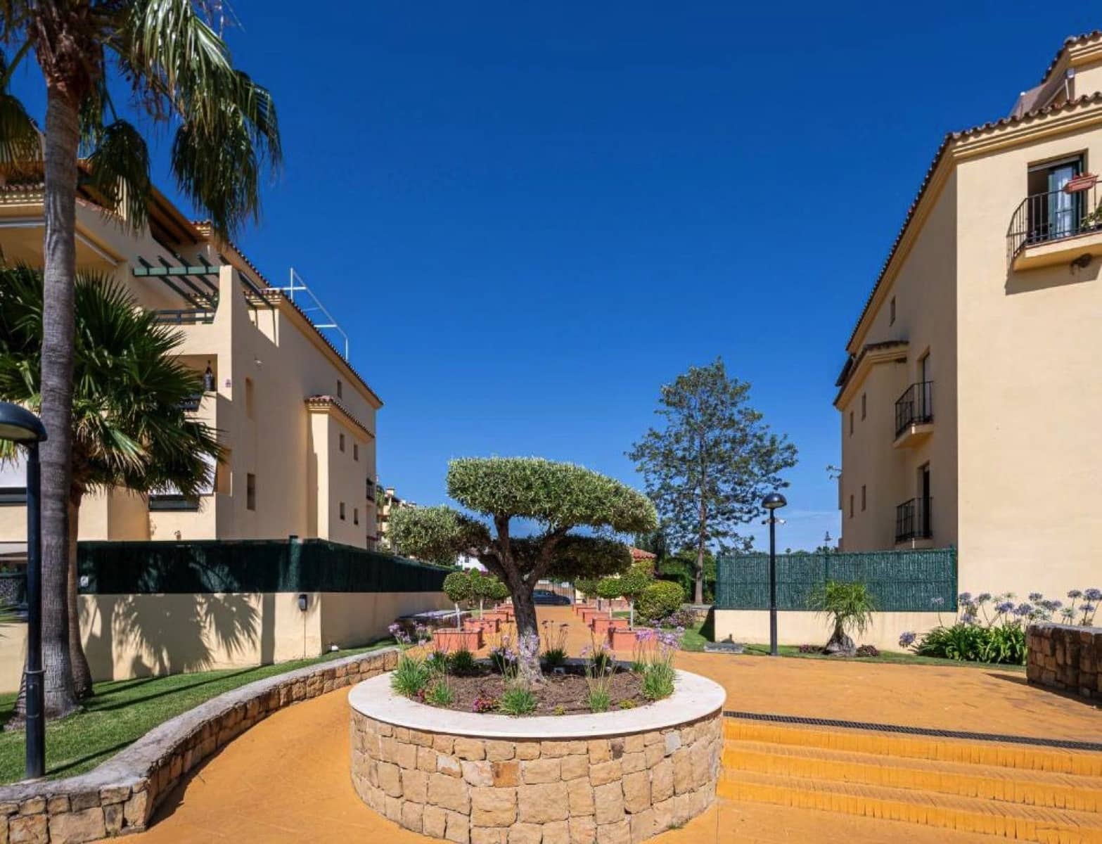 2 quarto Apartamento para venda em Estepona com piscina garagem - 425 000 € (Ref: 9239458)