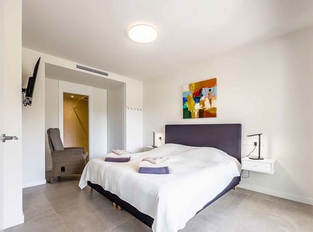 3 makuuhuone Omakotitalo myytävänä paikassa Marbella mukana uima-altaan 
autotalli - 1 495 000 € (Ref: 9239495)