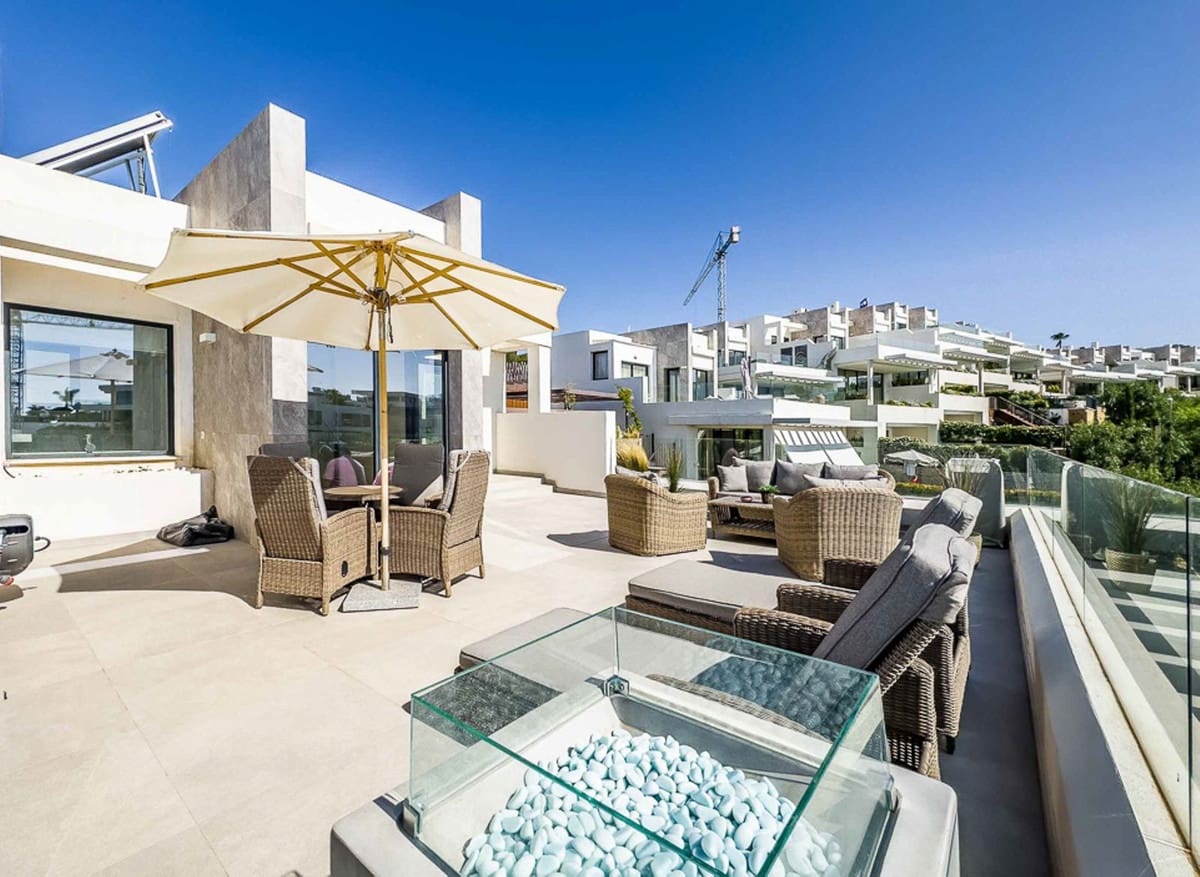 3 makuuhuone Omakotitalo myytävänä paikassa Marbella mukana uima-altaan 
autotalli - 1 495 000 € (Ref: 9239495)