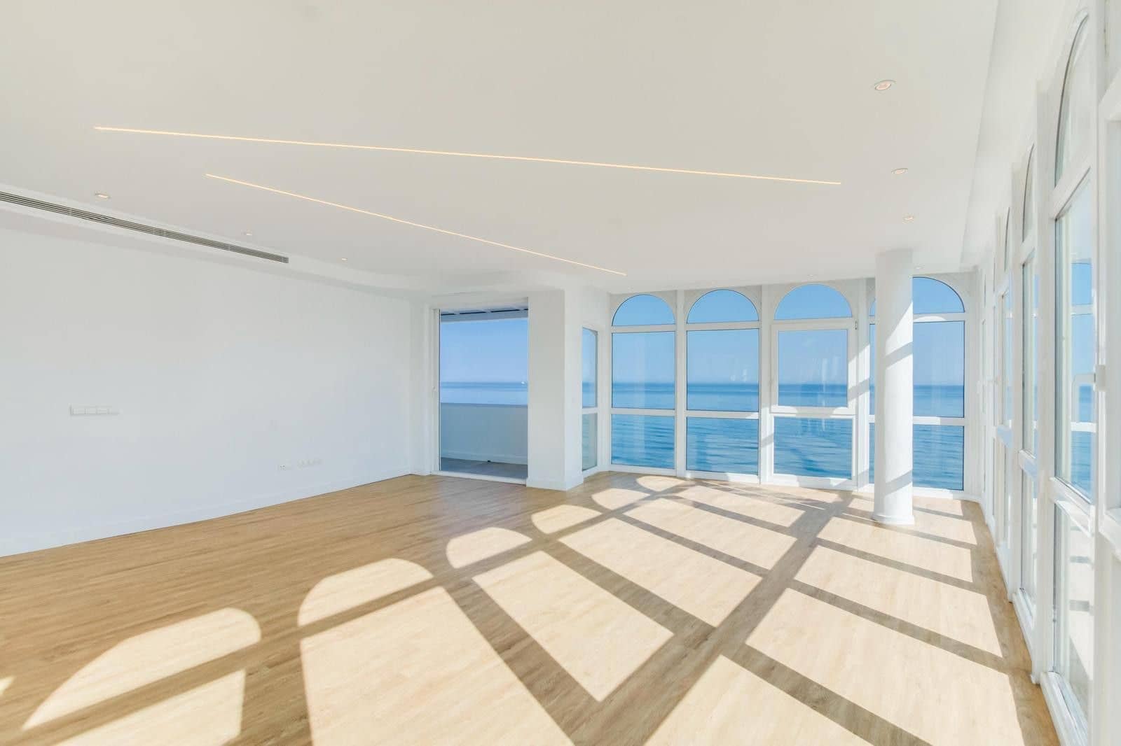 3 makuuhuone Kattohuoneisto myytävänä paikassa Estepona mukana 
autotalli - 1 250 000 € (Ref: 9239500)