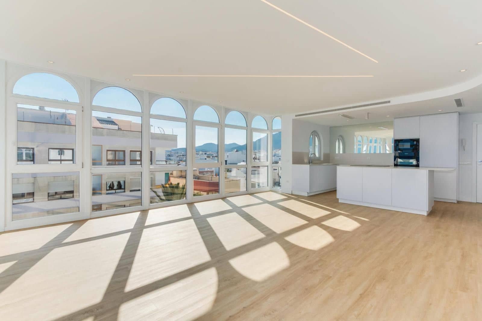 3 makuuhuone Kattohuoneisto myytävänä paikassa Estepona mukana 
autotalli - 1 250 000 € (Ref: 9239500)